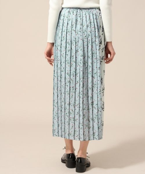 LOWRYS FARM（ローリーズファーム）の「★WEB先行予約アイテム★ハナキリカエプリーツスカート（スカート・イエロー/ブルー/ネイビー）」の6枚目の写真