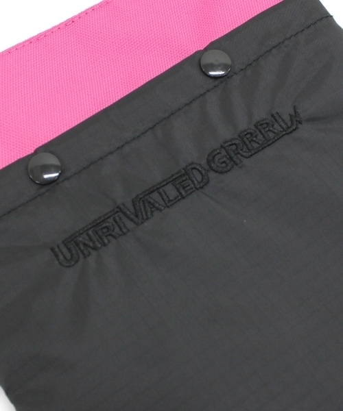 RNA（アールエヌエー）の「＜予約＞ダブルFACEサコッシュ（バッグ・レディース・ブラック×オレンジ/ブルー×レッド/ピンク×ブラック・F）」の7枚目の写真