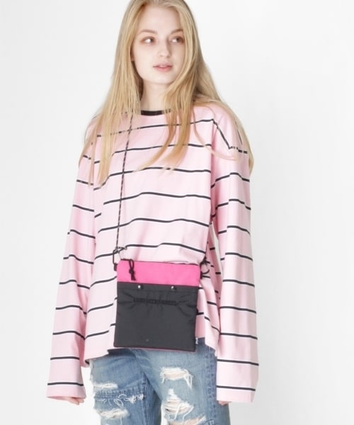 RNA（アールエヌエー）の「＜予約＞ダブルFACEサコッシュ（バッグ・レディース・ブラック×オレンジ/ブルー×レッド/ピンク×ブラック・F）」の16枚目の写真