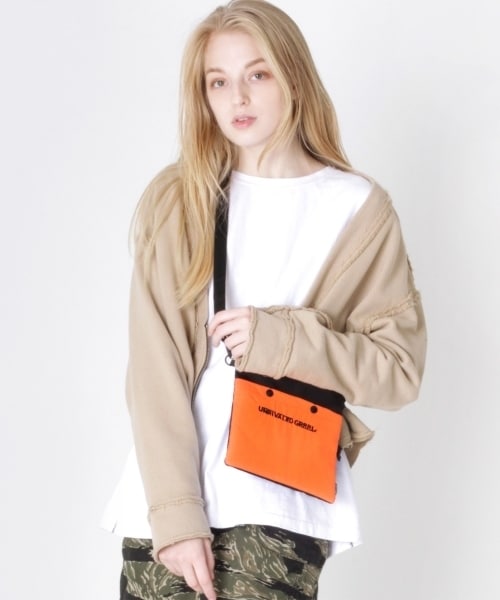 RNA（アールエヌエー）の「＜予約＞ダブルFACEサコッシュ（バッグ・レディース・ブラック×オレンジ/ブルー×レッド/ピンク×ブラック・F）」の11枚目の写真