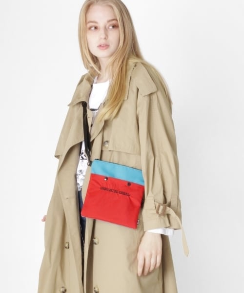 RNA（アールエヌエー）の「＜予約＞ダブルFACEサコッシュ（バッグ・レディース・ブラック×オレンジ/ブルー×レッド/ピンク×ブラック・F）」の18枚目の写真