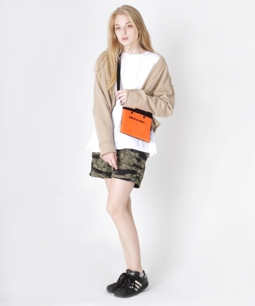 RNA（アールエヌエー）の「＜予約＞ダブルFACEサコッシュ（バッグ・レディース・ブラック×オレンジ/ブルー×レッド/ピンク×ブラック・F）」の12枚目の写真