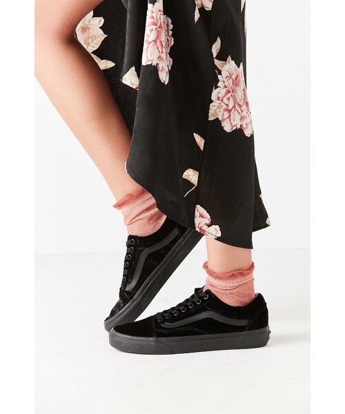 VANS（バンズ）の「Vans Velvet Old Skool Sneaker（スニーカー・レディース・Black・W 5/M 3.5/W 7/M 5.5/W 8.5/M 7/W 8/M 6.5/W 9/M 7.5）」の5枚目の写真