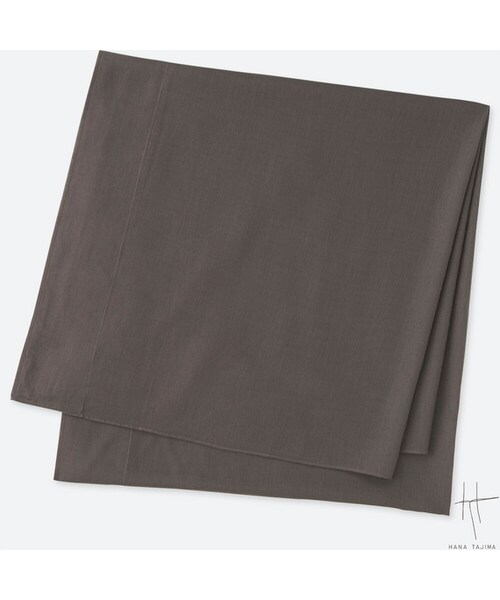 UNIQLO（ユニクロ）の「エアリズムストール＋E（マフラー・レディース・BEIGE 32/BLACK 09/RED 17/BROWN 37/GRAY 05・フリー）」の4枚目の写真