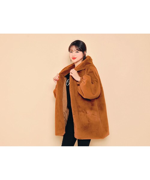 HOTPING（ホッピン）の「ルーズフェイクファーフードジャケット（その他アウター・レディース・ピンク/ホワイト/キャメル/ブラック/カーキ・フリーサイズ(XS-XL)）」の4枚目の写真