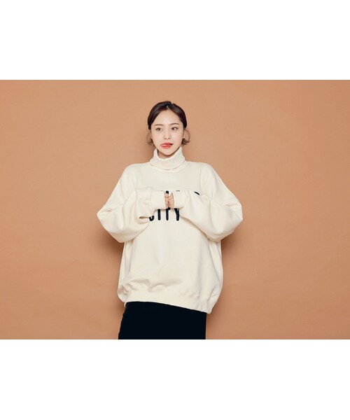 HOTPING(ホッピン)の「ボアロゴハイネックプルオーバー(その他トップス・レディース・ピンク/クリーム/ネイビー/ブラウン/ブラック・フリーサイズ(XS-XL) )」の2枚目の写真