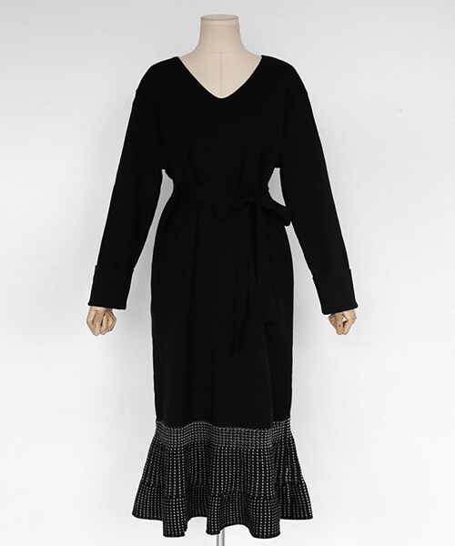 DHOLIC（ディーホリック）の「ストラップSETパンチングヘムニットワンピース（ワンピース・レディース・ブルー/ブラック・FREE）」の2枚目の写真