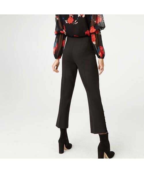 CLUB MONACO（クラブモナコ）の「Linzee Crop Flare Pant（その他パンツ・レディース・black/wild berry・00/2/4/6/10/12）」の3枚目の写真