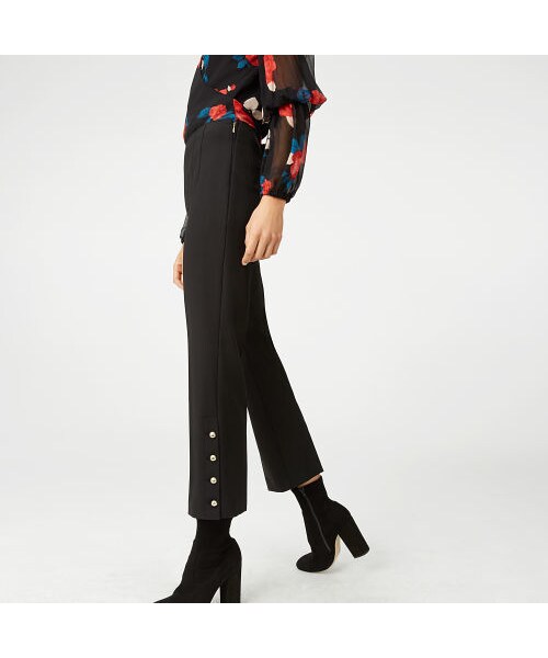 CLUB MONACO（クラブモナコ）の「Linzee Crop Flare Pant（その他パンツ・レディース・black/wild berry・00/2/4/6/10/12）」の4枚目の写真
