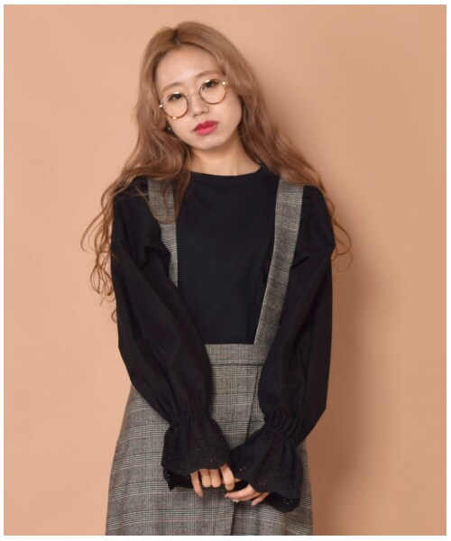 w closet（ダブルクローゼット）の「【S/S】異素材袖スワトー刺繍プルオーバー（トップス・レディース・オフホワイト/ピンク/サックス/ブラック・FREE）」の13枚目の写真