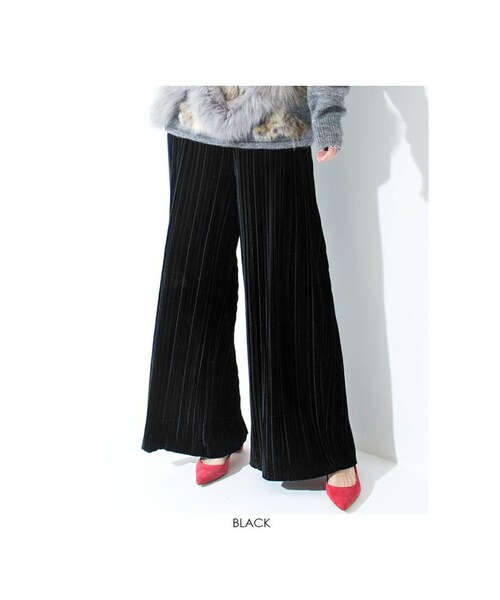 Sheson(シーズン)の「Sheson(シーズン) ランダムプリーツベロアフレアパンツ(その他パンツ・レディース・ブラック/ベージュ/グリーン・FREE)」の1枚目の写真