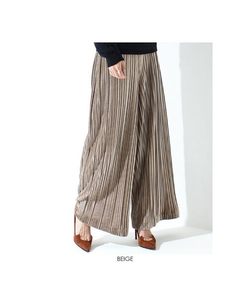 Sheson(シーズン)の「Sheson(シーズン) ランダムプリーツベロアフレアパンツ(その他パンツ・レディース・ブラック/ベージュ/グリーン・FREE)」の2枚目の写真
