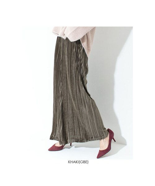 Sheson(シーズン)の「Sheson(シーズン) ランダムプリーツベロアフレアパンツ(その他パンツ・レディース・ブラック/ベージュ/グリーン・FREE)」の3枚目の写真