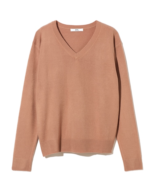 GRL（グレイル）の「Vネックカシミヤタッチニットトップス（ニット/セーター・レディース・ブラック/レッド/ブルー/ピンク/グリーン/パープル/グレー/ボルドー/ラベンダー/ベージュ/キャメル/オフホワイト/レンガ/濃いピンク・M）」の7枚目の写真