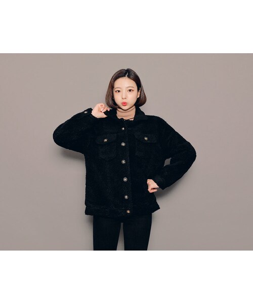 HOTPING(ホッピン)の「バストポケットボアジャケット(その他アウター・レディース・ベージュ/ブラック・1(フリーサイズ)/2(L-XXL))」の2枚目の写真
