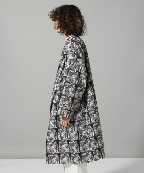 HARE（ハレ）の「ソウガラデザインガウン（ジャケット/アウター・ブラック/ブルー）」の5枚目の写真