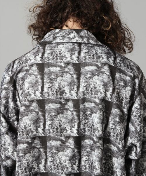 HARE（ハレ）の「ソウガラデザインガウン（ジャケット/アウター・ブラック/ブルー）」の11枚目の写真