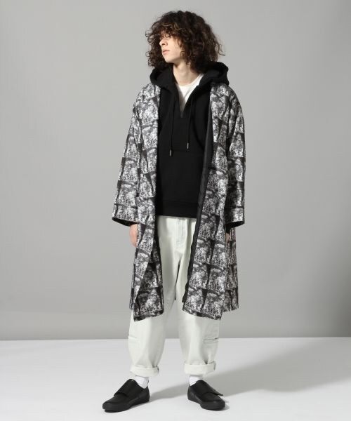 HARE（ハレ）の「ソウガラデザインガウン（ジャケット/アウター・ブラック/ブルー）」の3枚目の写真