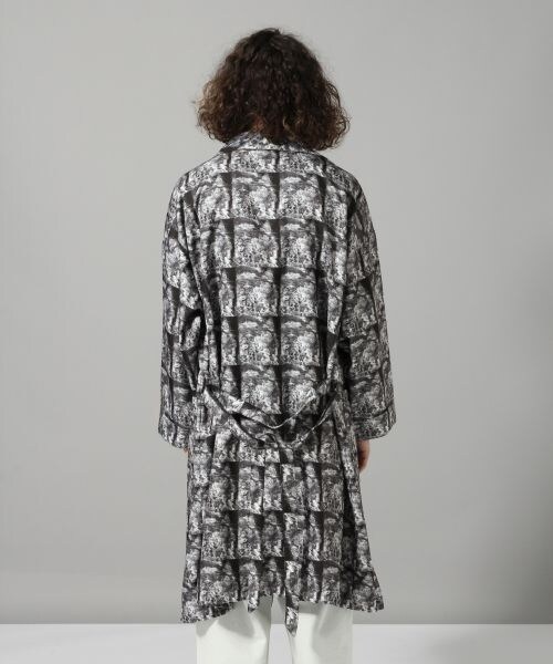 HARE（ハレ）の「ソウガラデザインガウン（ジャケット/アウター・ブラック/ブルー）」の6枚目の写真