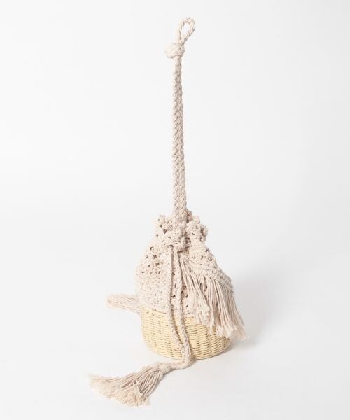 LOWRYS FARM（ローリーズファーム）の「★WEB先行予約アイテム★マクラメキンチャクショルダー（バッグ・アイボリー/ブラウン）」の4枚目の写真