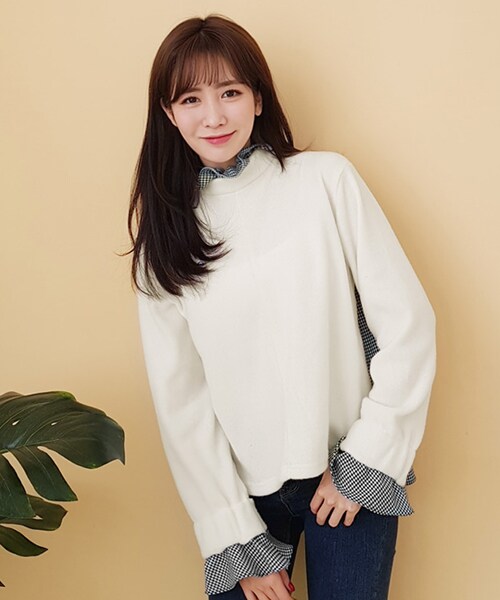 DHOLIC(ディーホリック)の「2TYPEラッフルディテールブラウス(シャツ/ブラウス・レディース・ホワイト/ブラック/ベージュ・FREE)」の1枚目の写真