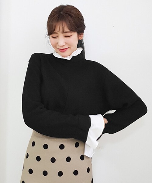 DHOLIC(ディーホリック)の「2TYPEラッフルディテールブラウス(シャツ/ブラウス・レディース・ホワイト/ブラック/ベージュ・FREE)」の2枚目の写真