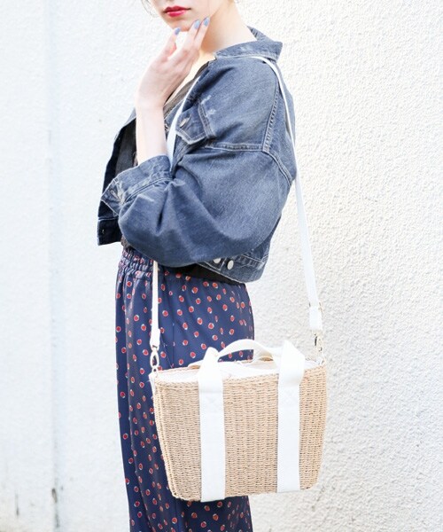 LOWRYS FARM（ローリーズファーム）の「★WEB先行予約アイテム★２ＷＡＹザツザイショルダー（バッグ・アイボリー/ベージュ/ブラウン）」の2枚目の写真