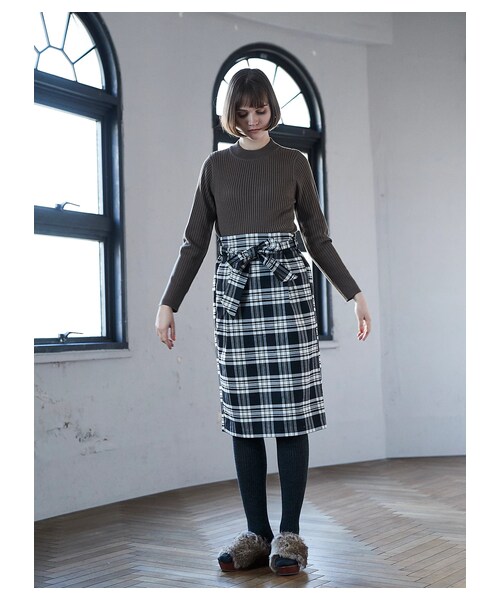 AMERICAN HOLIC（アメリカンホリック）の「・12col.モックネックリブニット（トップス・杢グレー/ブラック/ライトベージュ/グレーベージュ/イエロー/グリーン/ネイビー/パープル/マルチ/ボーダーアイボリー/ボーダーキャメル/ボーダーネイビー・F）」の2枚目の写真