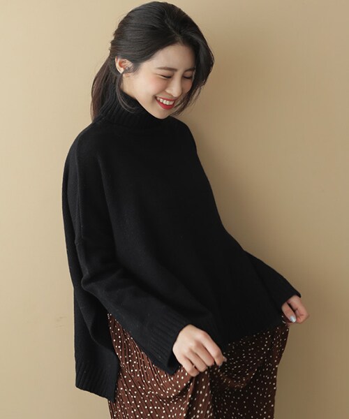 DHOLIC（ディーホリック）の「アンバランスヘムオーバーニット（ニット/セーター・レディース・ベージュ/ブラック/グレー・FREE）」の2枚目の写真