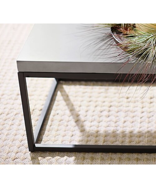 Pottery Barn(ポッタリーバーン)の「Sloan Concrete & Metal Coffee Table(家具)」の4枚目の写真