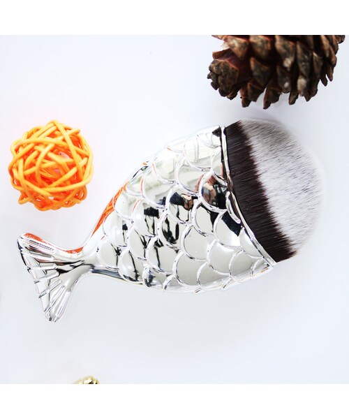【メイクブラシ】マーメイド チーク フェイス 魚 インスタ映え 別売り専用ケース 選べる3カラー