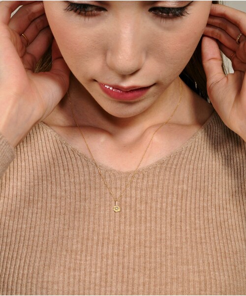 two ply（トゥープライ）の「トゥー プライ 634 ラジアル パターン 一粒ダイヤモンド チャーム（チャーム・レディース・ゴールド・Free）」の8枚目の写真