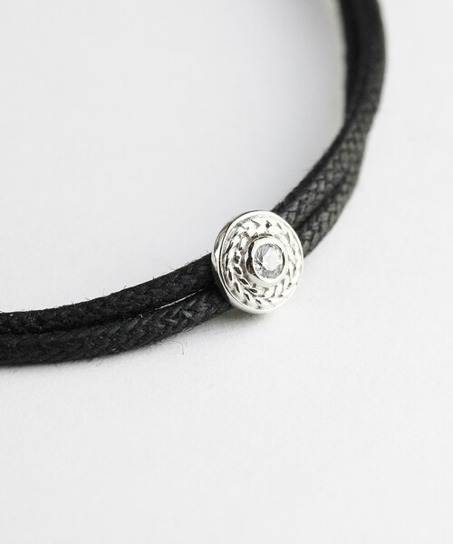 two ply（トゥープライ）の「トゥープライ 636 ラジアル パターン キュービックジルコニア ワックスコード ブレスレット（ブレスレット・レディース・シルバー・Free）」の3枚目の写真