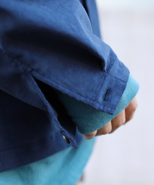 LIDNM（リドム）の「コーデュロイミリタリーシャツアウター（シャツ/ブラウス・メンズ・ブルー・S,M,L）」の5枚目の写真