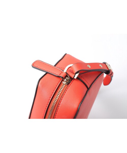 アニヤハインドマーチ ショルダーバッグ アイズ レッド レザー 中古  