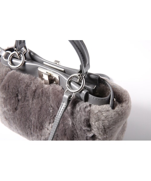 Handmade（ハンドメイド）の「ムートンピーカブーバッグ peekaboo 天然 