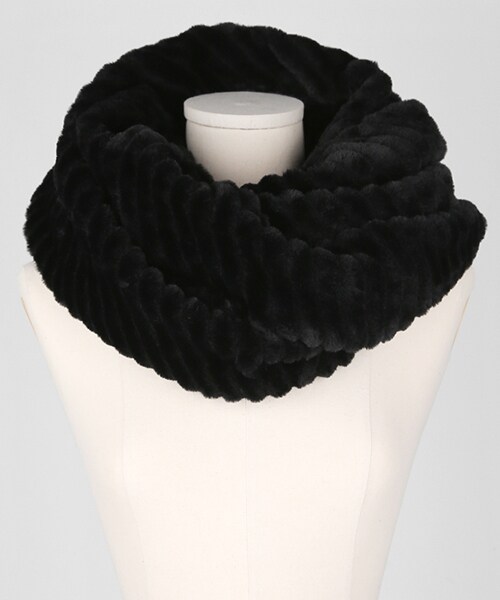 DHOLIC（ディーホリック）の「リブフェイクファースヌード（ストール/ショール・レディース・ブラウン/ホワイト/グレー/ブラック/ベージュ/シルバー・ONE）」の3枚目の写真