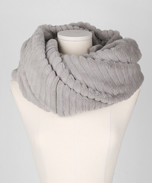 DHOLIC（ディーホリック）の「リブフェイクファースヌード（ストール/ショール・レディース・ブラウン/ホワイト/グレー/ブラック/ベージュ/シルバー・ONE）」の6枚目の写真