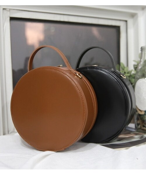 fd style（エフディ スタイル）の「[22XX]クラシックタンバリンバッグ（ショルダーバッグ・レディース・ブラック/ブラウン・FREE）」の2枚目の写真
