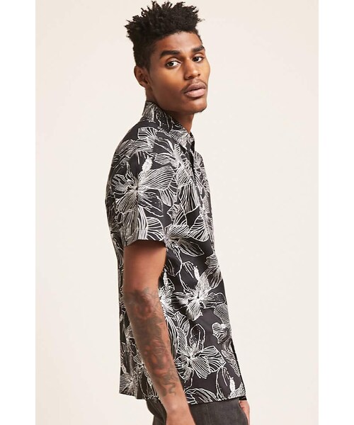 FOREVER 21（フォーエバー トゥエンティーワン）の「[MEN]トロピカルプリントアロハシャツ（トップス・メンズ・BLACK/WHITE・XS/S/M/L）」の2枚目の写真