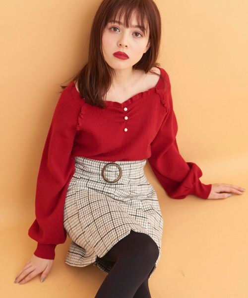 MAJESTIC LEGON（マジェスティックレゴン）の「ハートネックフリルニットプルオーバー（トップス・レディース・レッド/アイボリー/ラベンダー/ブラック・M）」の9枚目の写真