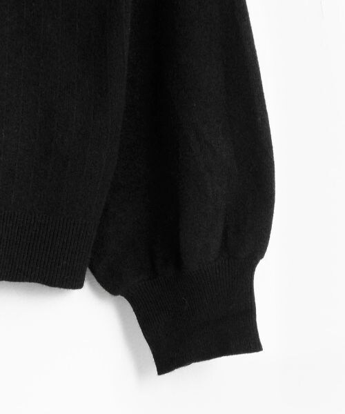 MAJESTIC LEGON（マジェスティックレゴン）の「ハートネックフリルニットプルオーバー（トップス・レディース・レッド/アイボリー/ラベンダー/ブラック・M）」の21枚目の写真