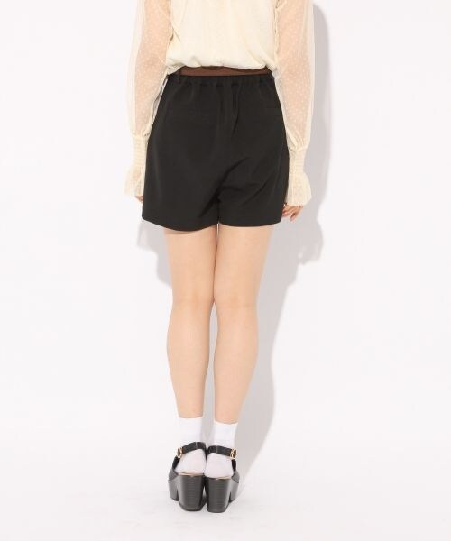 Heather（ヘザー）の「ベルトツキ／タックショートパンツ（パンツ・ブラック/ブラウン）」の6枚目の写真
