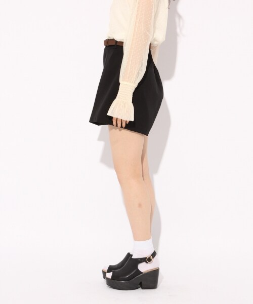 Heather（ヘザー）の「ベルトツキ／タックショートパンツ（パンツ・ブラック/ブラウン）」の5枚目の写真