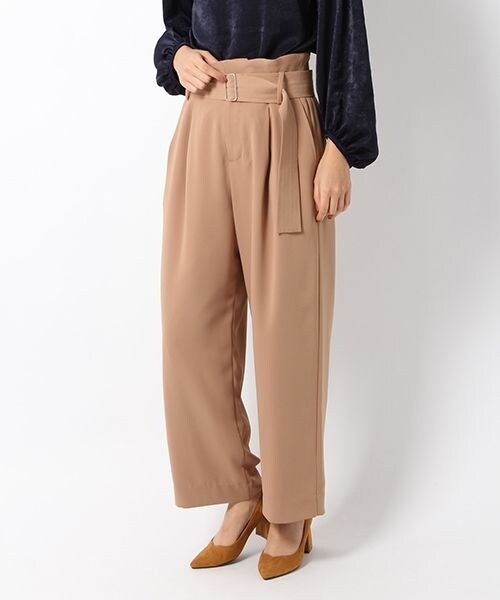 laboratory work（ラボラトリーワーク）の「タックベルトワイドパンツ（パンツ・ブラック/ベージュ/グリーン）」の2枚目の写真