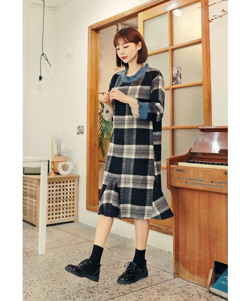HOTPING(ホッピン)の「レースレイヤード風フレアチェックワンピース(ワンピース・レディース・ブラック/グレー・1(XS-S)/2(M-L)/3(L-XL))」の1枚目の写真