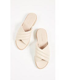 Stuart Weitzman スチュアートワイツマンスタッズサンダルホワイト STUART WEITZMAN（スチュアートワイツマン）の「Stuart Weitzman