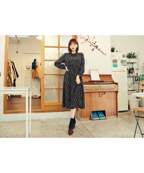 Hotping ホッピン の フリルネック花柄ロングワンピース ワンピース Wear