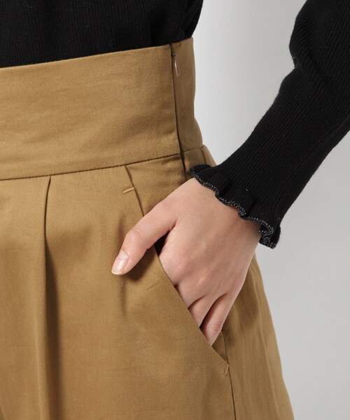 laboratory work(ラボラトリーワーク)の「後ろバックルワイドパンツ(パンツ・ベージュ/カーキ)」の12枚目の写真