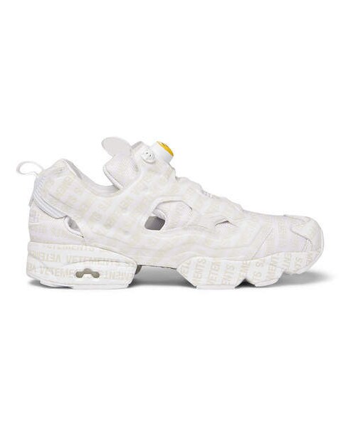 VETEMENTS（ヴェトモン）の「Vetements + Reebok Logo Instapump Fury Sneakers（スニーカー・メンズ・White・Eu45.5/Eu43/Eu40/Eu39/Eu41/Eu42）」の2枚目の写真